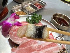 -围炉肉舍•炭烤活鳗•丹东海鲜烤肉(步行街店)