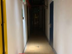 -美立方自助仓(新华医院店)