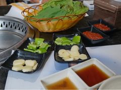 -草家酱蟹炭火烤肉店(珲春南路一店)