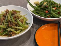 -乡村馕坑肉·烧烤·新疆菜·本地人更爱吃(阿勒泰首店)
