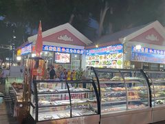 -布尔津河堤夜市