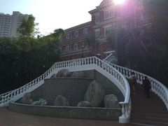 -香港大学