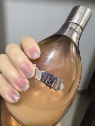 -桃色美甲沙龙