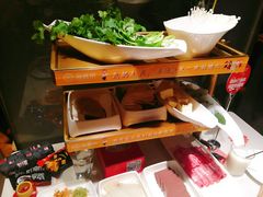 -海底捞火锅鲜切牛肉主题店(长寿路店)