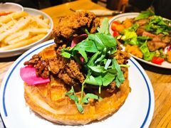 炸鸡华夫饼-Brut Eatery悦璞食堂(愚园路店)