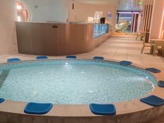 -涨巢·潮玩水疗局