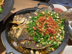 生煎铁板鲫鱼-聚鑫朋酸菜肥肠(文艺路口店)