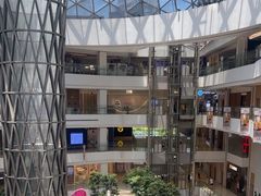 -LuOne凯德晶萃广场(徐家汇路店)