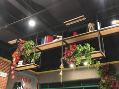 -钢管厂五区小郡肝串串香(蜀都万达店)