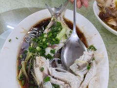 榄角蒸边鱼-河边私房菜