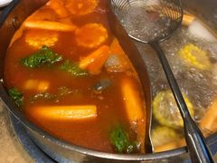 番茄牛尾鸳鸯锅-左庭右院鲜牛肉火锅(金山万达店)