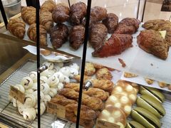 焦糖牛角酥-PAPER STONE BAKERY(天汇广场店)