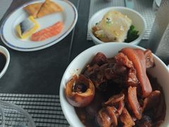 -亚洲国际大酒店·云顶阁旋转自助餐厅