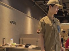 -蚂蚁洞·烤肉大营地(上海静安大悦城店)