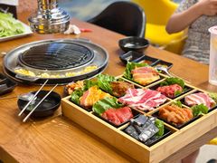 -韩国屋炭火烤肉(时代广场店)
