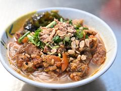 火烧肉米线-老奶烧肉米线