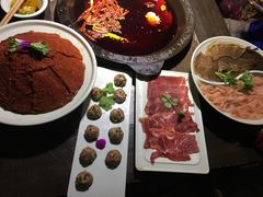 -红九格老火锅(三峡广场店)
