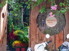 -Cuc Gach Quan Restaurant