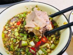 -墨脱石锅椰子鸡•香草鸭•东山羊(大东海店)