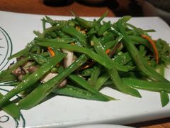 五彩花菇荷兰豆-云海肴·汽锅鸡·云南菜(高德置地店)