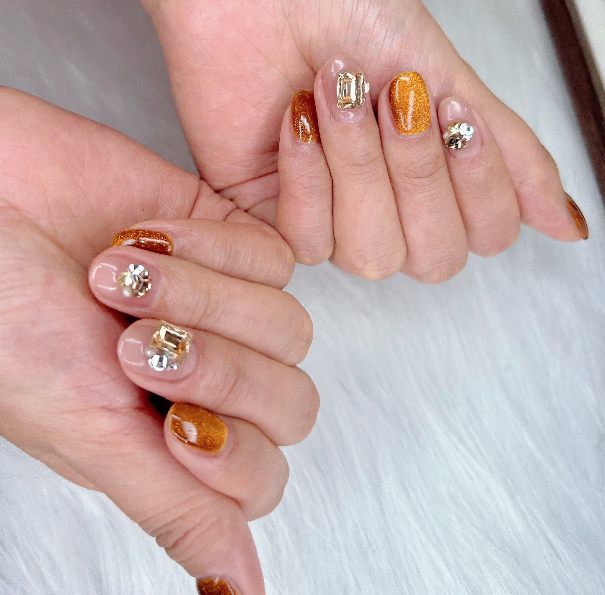 发财色系💅🏻#金色美甲 #闪闪美甲 #我的美甲不可能不贴钻