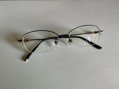 -翰佐蔡司小乐圆·依视路星趣控·暴龙眼镜折扣店