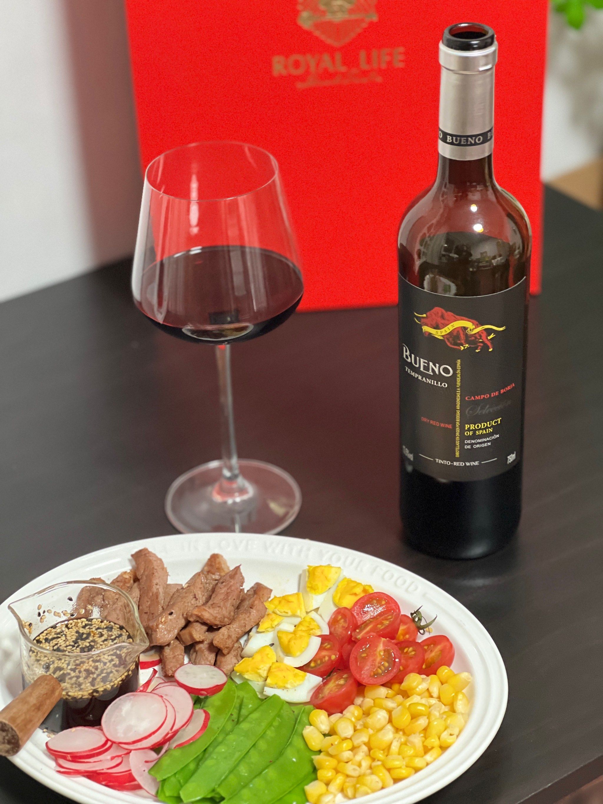 春天是喝红酒的季节