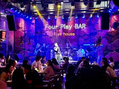-FOUR PLAY BAR