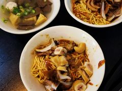 -松树干拌面店