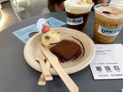 -HUGS coffee(东区店)