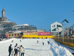 -采薇庄园四季滑雪场