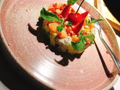 三文鱼牛油果层层塔-味界·精致赣菜(招商花园城店)