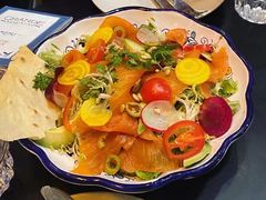 三文鱼牛油果沙拉-Alimentari Grande(东湖路店)
