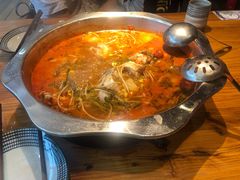 -野山舂·贵州现舂酸汤火锅(鸿通城店)