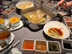 -左庭右院鲜牛肉火锅黑金店(陆家嘴中心店)