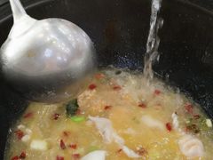 -丹水桥地锅鱼·翘嘴鲌·地方特色全鱼宴(丹江口大坝店)