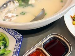 浓情浓汤鱼头-水边人家·鱼宴餐厅·淳鱼馆(千岛湖店)