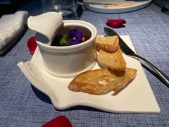 自制法式鹅肝酱配香脆面包-弦月窗LUNETTE BY AMANDA(复兴路店)