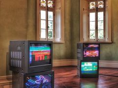-Nathalie Djurberg与Hans Berg“牛皮纸包裹的月亮”-Prada荣宅当季展览