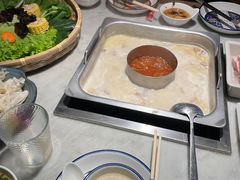 -尚尚仙·酸汤猪手·猪肚鸡火锅(华联万柳购物中心店)