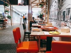 大堂-渝信川菜 · 川味家常菜(财富购物中心店)