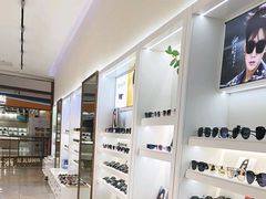 -J-Optical佳视明眼镜·蔡司视觉(青岛金茂览秀城店)