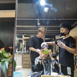 -苑苑发型设计