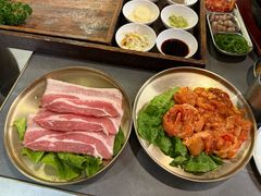 -围炉肉舍•炭烤活鳗•丹东海鲜烤肉(步行街店)