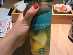 -星巴克(上海虹桥新天地二店)