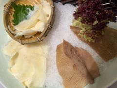 -红鼎豆捞·非遗鲍皇汤火锅(宝丰路店)