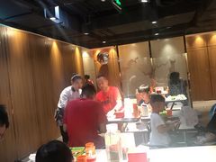 大堂-海底捞火锅鲜切牛肉主题店(长寿路店)