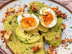 牛油果煮蛋吐司-RAC BAR(安福路店)