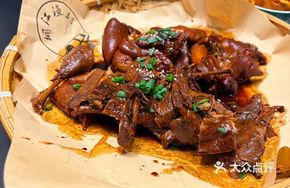 Emperor Qianlong's Fragrant Duck with Pig Trotter