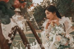 -现代经典婚纱摄影